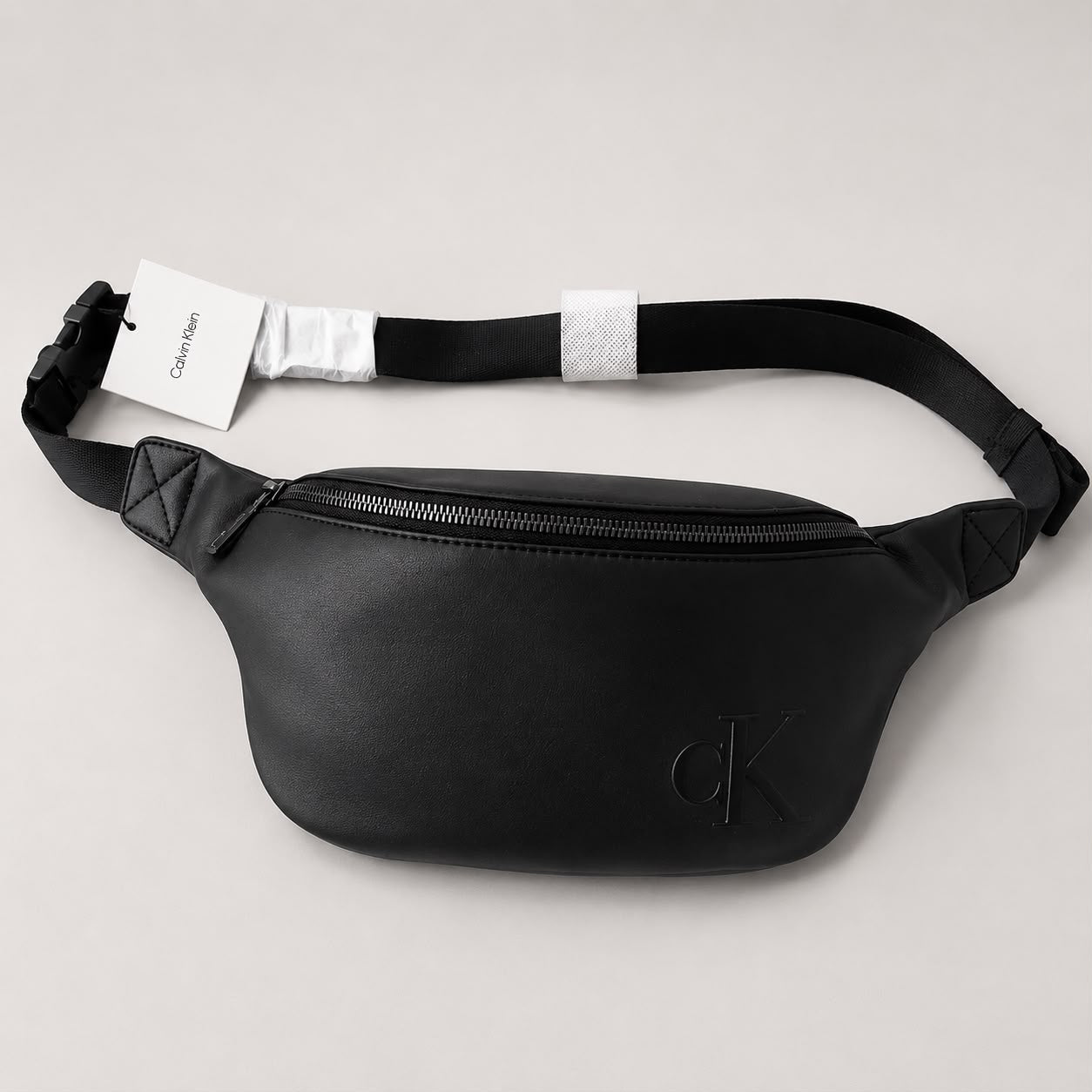 RIÑONERA NEGRA CUERO CALVIN KLEIN HOMBRE