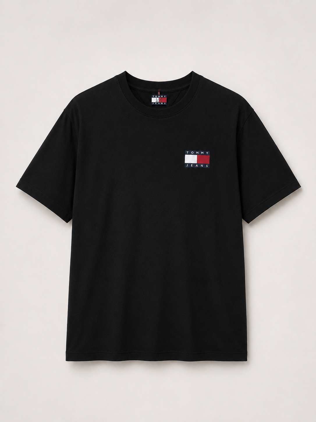 Camiseta hombre Tommy Hilfiger logo superior negro