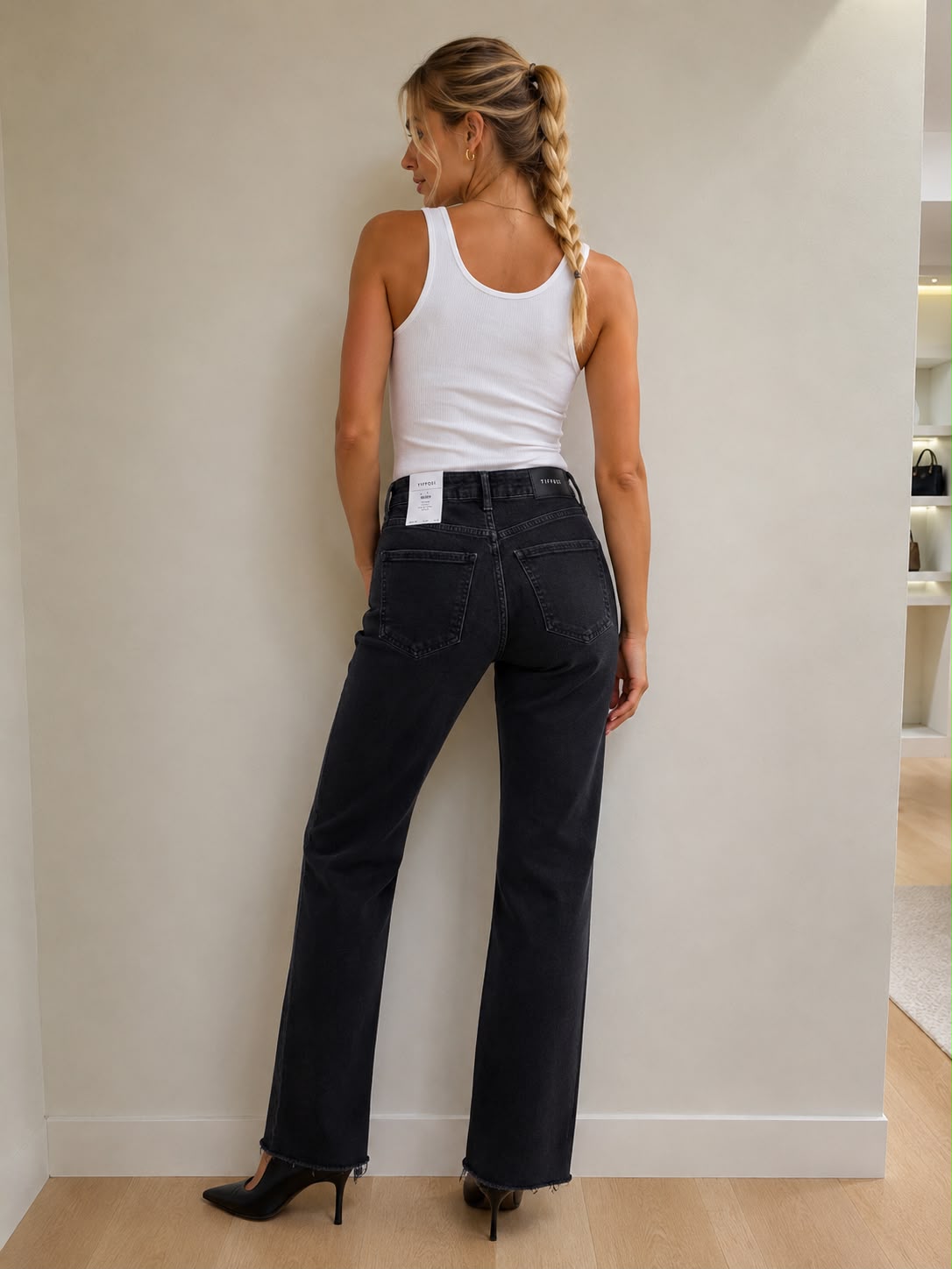 PANTALON VAQUERO TIRO ALTO NEGRO TACHUELAS MUJER