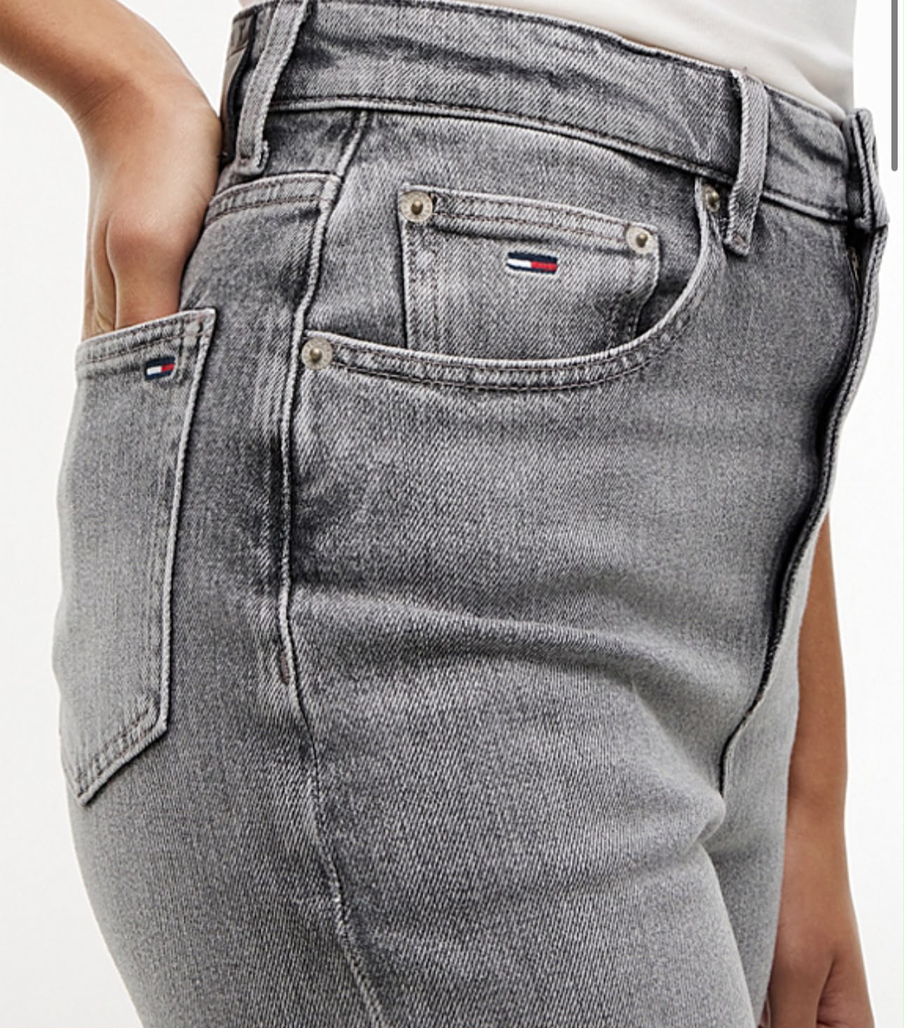PANTALON VAQUERO MOM FIT TOMMY HILFIGER NEGRO