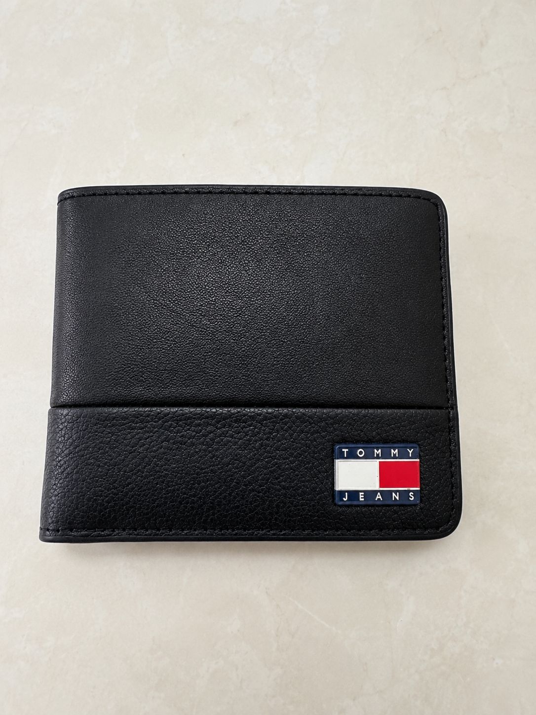 CARTERA HOMBRE TOMMY JEANS COLOR NEGRO